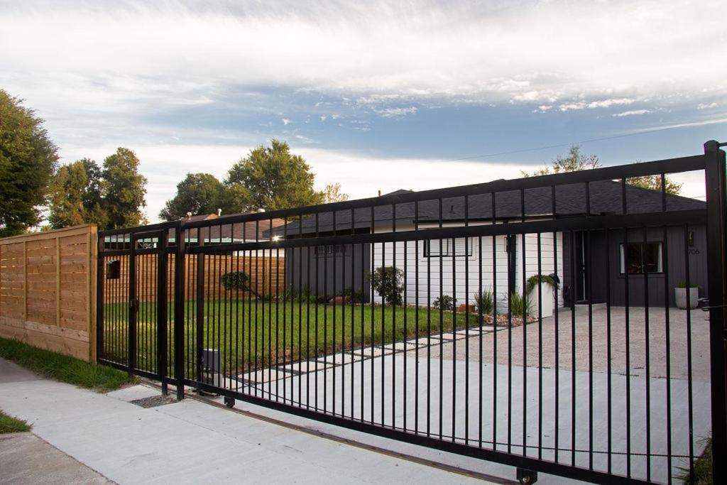 The Gated Modern Home Near Nrg And Medical Center Houston Zewnętrze zdjęcie